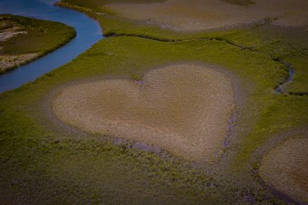 Everyone knows the landmark of New Caledonia: the world-famous heart of Voh, an extraordinary creation of nature, which formed here a unique and perfect heart in the green.