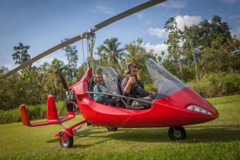 A highlight of our journey: What a surprise! Far away from civilisation, Jürgen Stein conjures up a gyrocopter on a grass runway. Followed by twenty unforgettable minutes of flying over largely untouched primary rainforest.