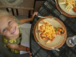Amelie's favourite dish. And luckily available almost everywhere: pizza!