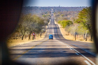 Auf dem Weg zum Schießplatz Moholoholo. Die Entfernungen sind lang in Südafrika.
