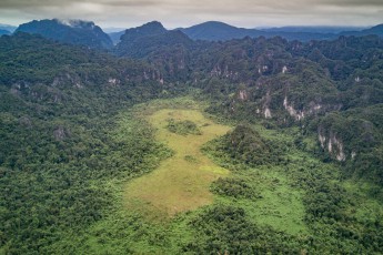 Tief im Nationalparks Phong Nha Ke Bang: An viele Stellen ist noch nie ein Mensch vorgedrungen, vor allem dort, wo es keine natürlichen Wasservorkommen gibt. Unvorstellbar, aber hier gibt es sie noch: Weiße Flecken auf der Weltkarte!
