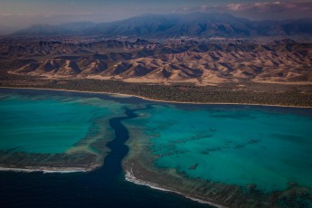 The 'Shark channel' close to Bourail. The edge of the lagoon is 3 to 19 kilometres from the mainland, the lagoon itself is only a few metres deep. A paradise for divers.