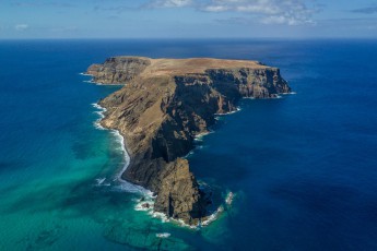 Porto Santo: Die unbewohnte Nachbarinsel Ilhéu da Cal.