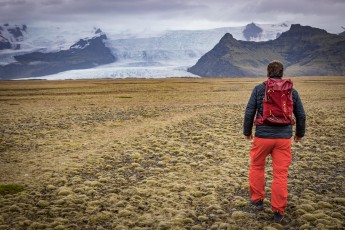 Christian on a hike with a view of the massive Svinafeelsjökull.