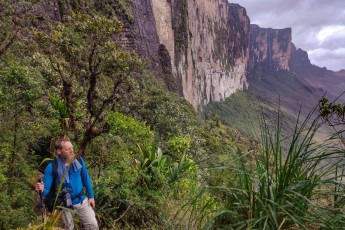 Malte Clavin vor der Südwand des Roraima