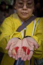 The answer to the believer's previous question depends on the position of the two Jiaobei wooden blocks after they are thrown to the ground.