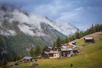 On a monster scooter, I hurtle 11 kilometres and 1,000 metres in altitude down to Saas Grund, interrupted only by a few photo stops like this one.