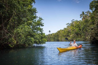 Santu Island: On the way to the Blue Hole, a freshwater spring in the middle of a river.