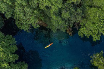 Santu Island: crystal-clear spring water at the Blue Hole.